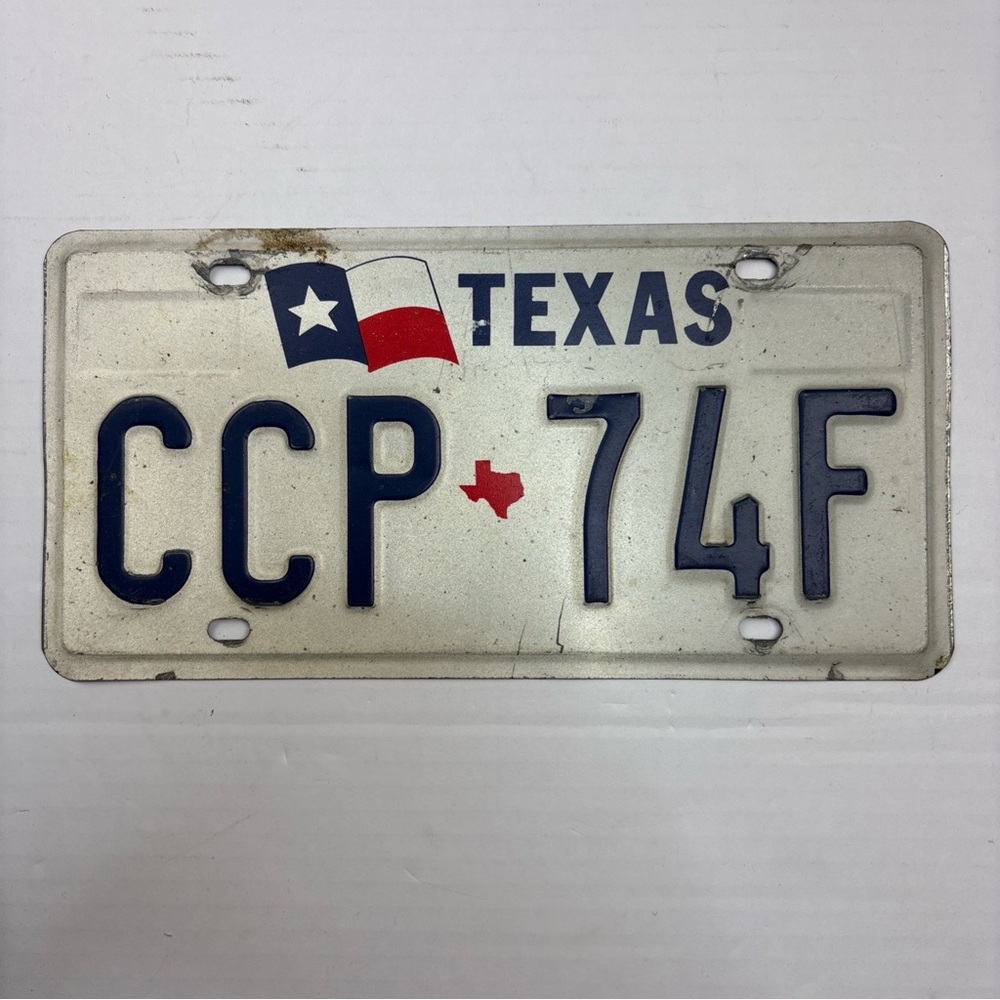 Vintage Texas State License Plate Flag Outline Silhouette White Red Blue Metal